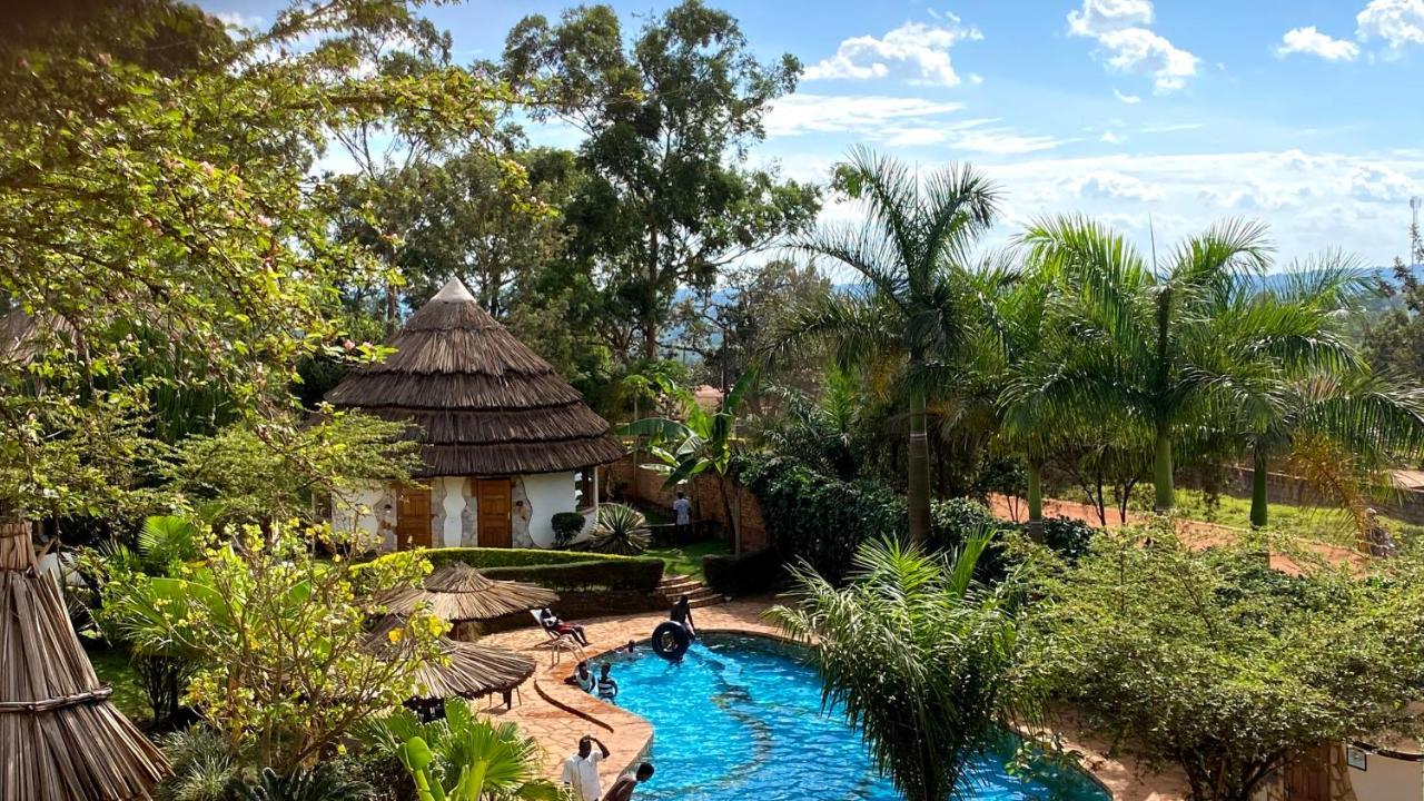 Banda Lodge Masaka Esterno foto
