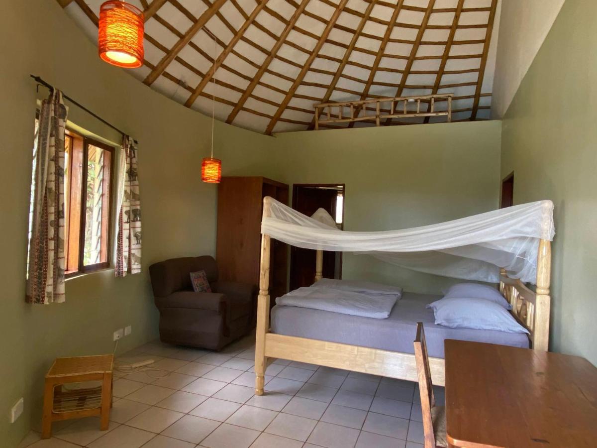 Banda Lodge Masaka Esterno foto