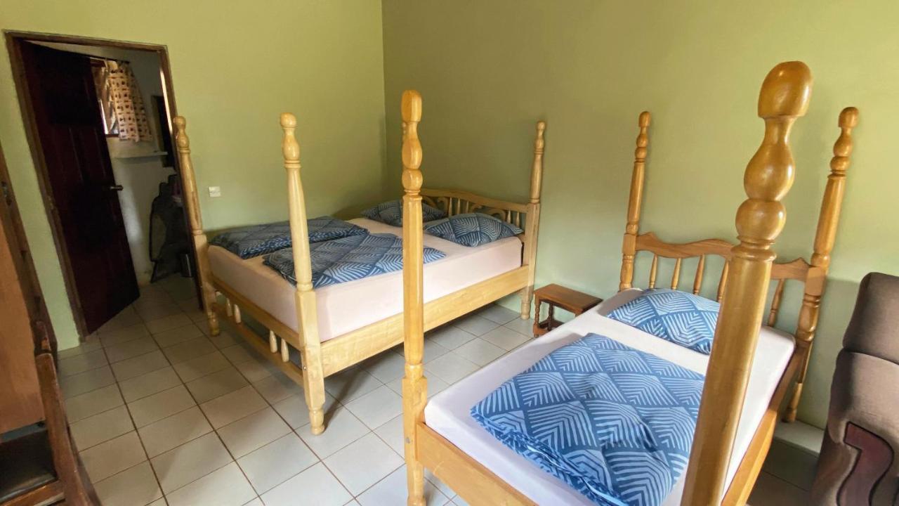 Banda Lodge Masaka Esterno foto