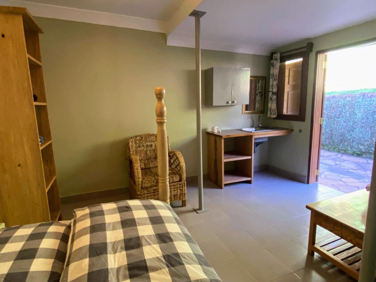 Banda Lodge Masaka Esterno foto