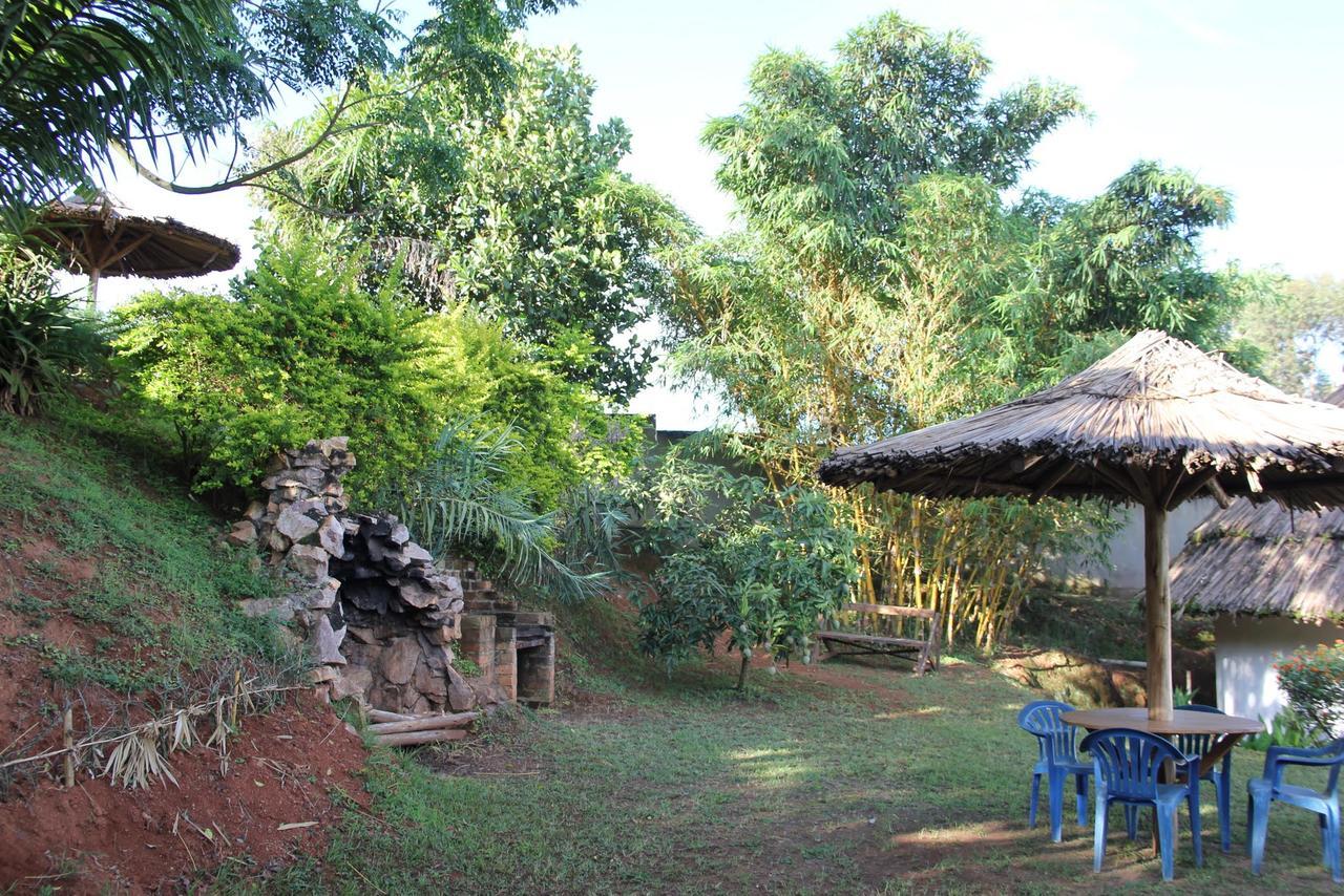 Banda Lodge Masaka Esterno foto