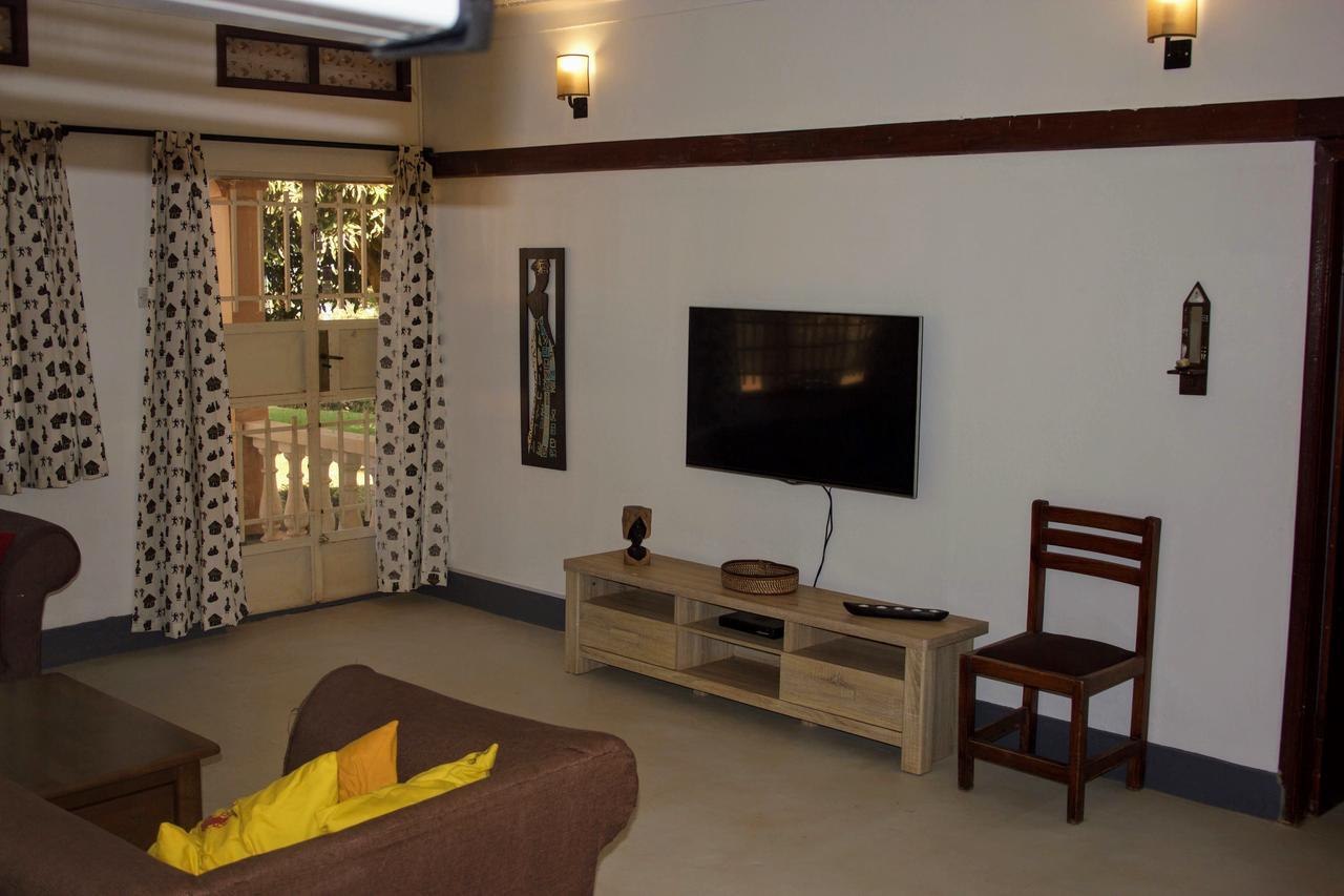 Banda Lodge Masaka Esterno foto