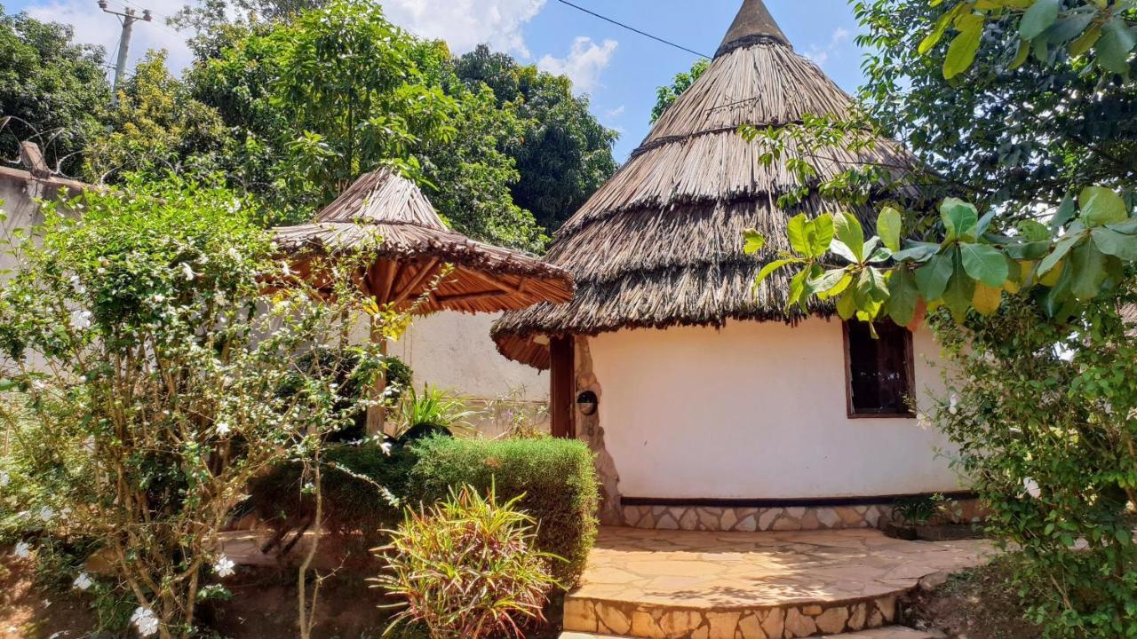 Banda Lodge Masaka Esterno foto