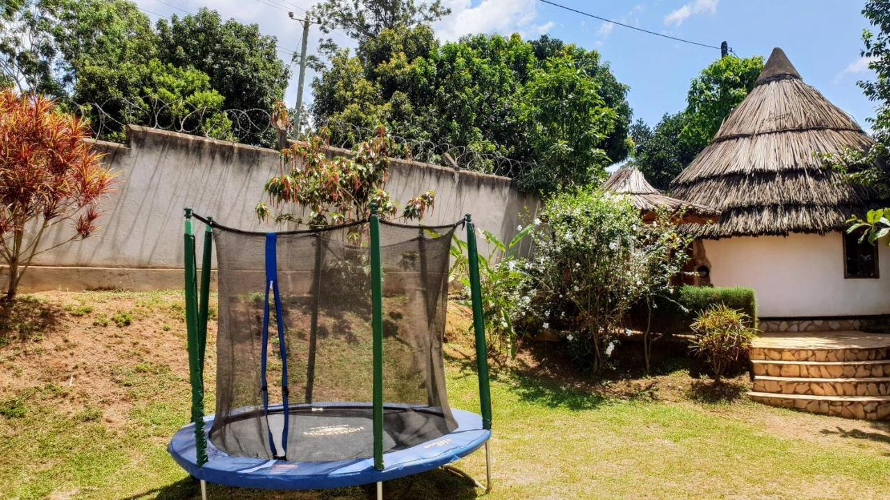 Banda Lodge Masaka Esterno foto