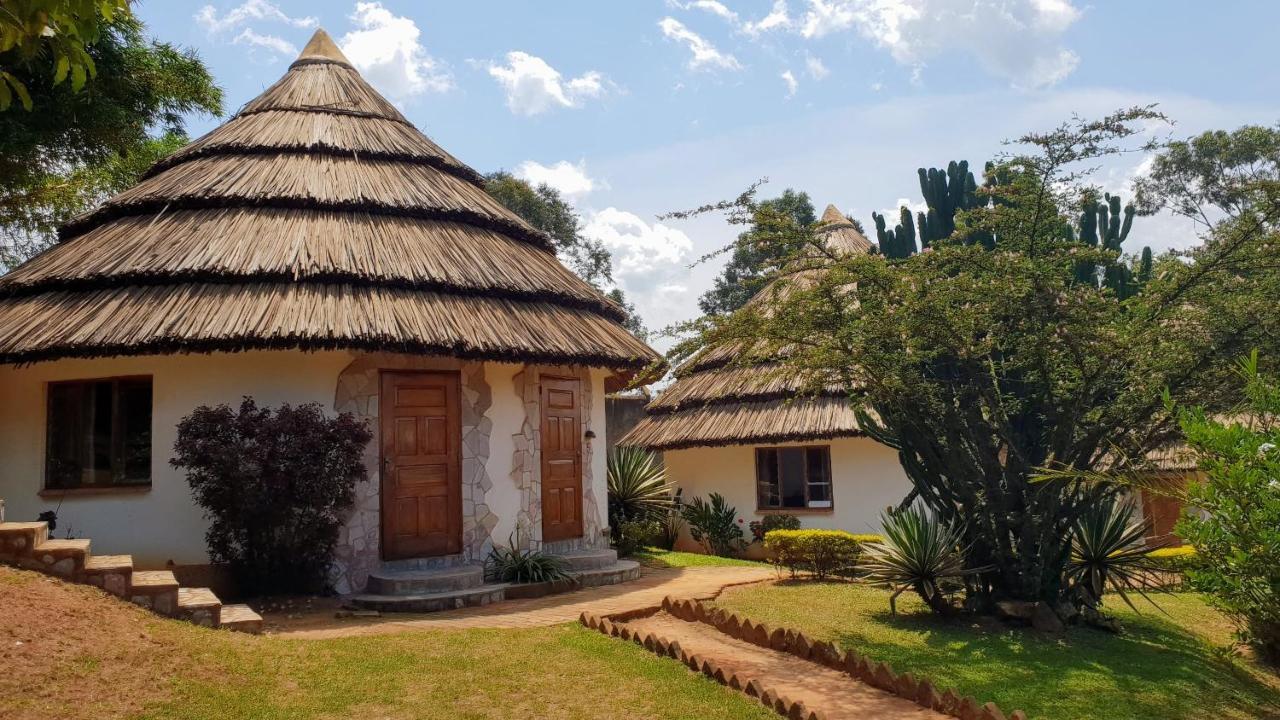 Banda Lodge Masaka Esterno foto